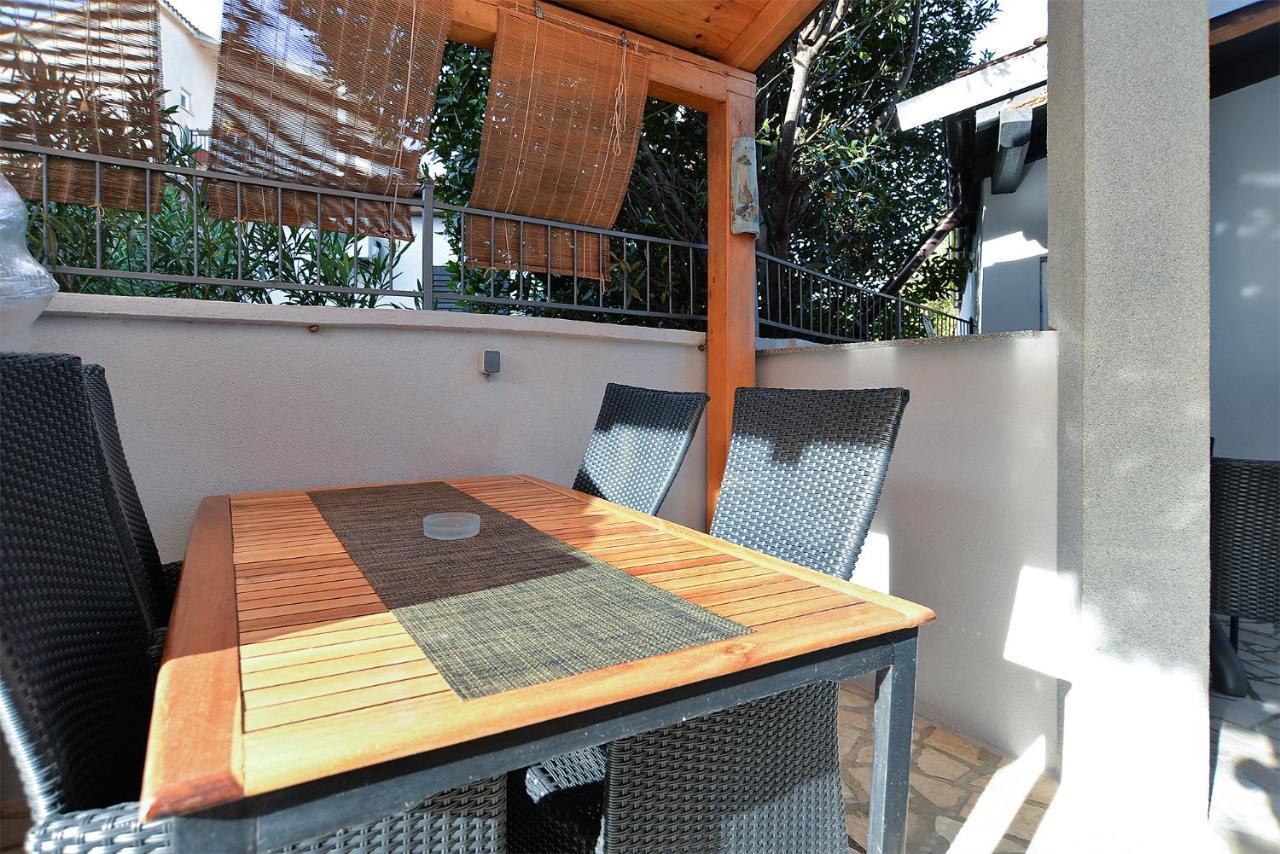 Apartments Jadranka 1279 Pomer Exterior photo