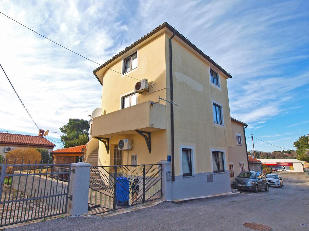 Apartments Jadranka 1279 Pomer Exterior photo